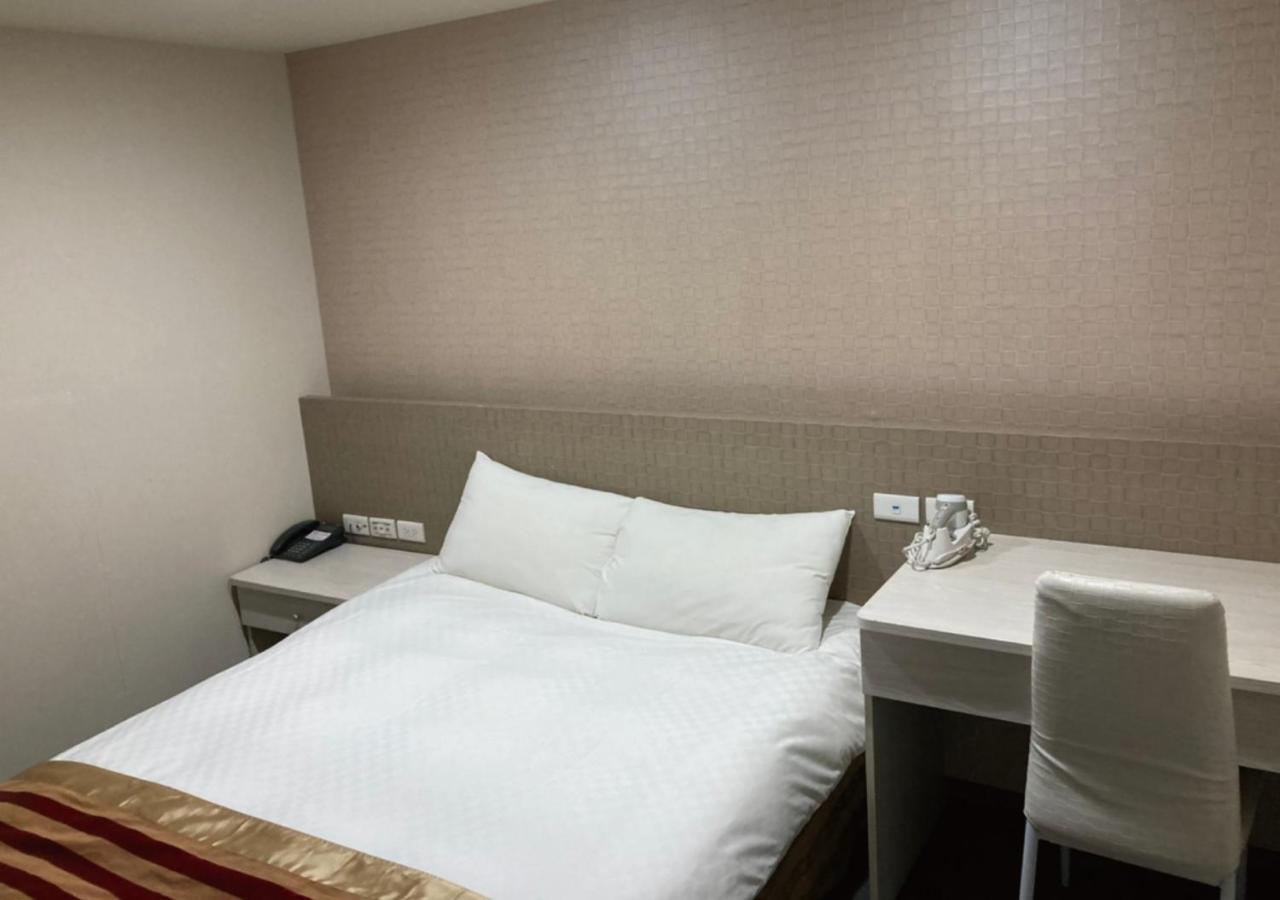 Shun-Yi Business Hotel Цзяи Экстерьер фото