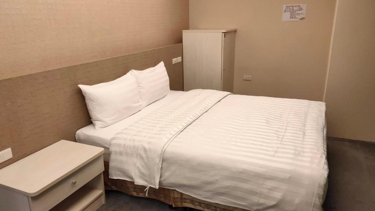Shun-Yi Business Hotel Цзяи Экстерьер фото