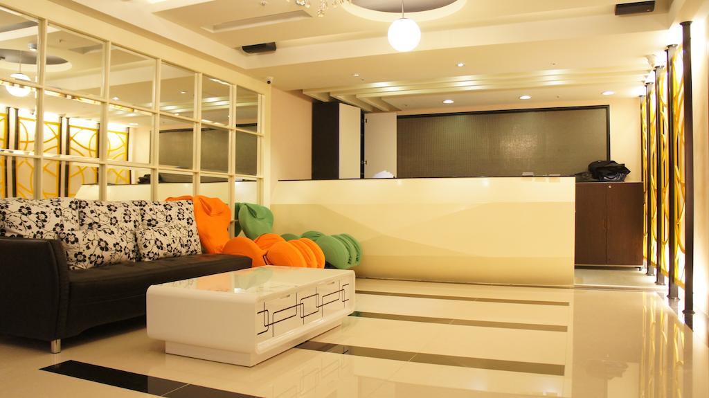 Shun-Yi Business Hotel Цзяи Экстерьер фото