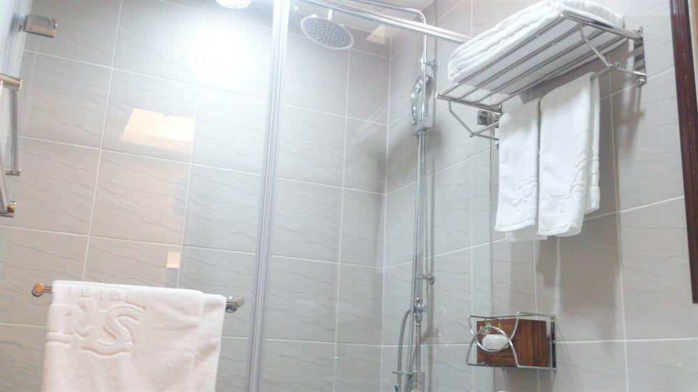 Shun-Yi Business Hotel Цзяи Экстерьер фото